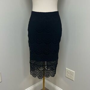 EXPRESS KNEE LENGTH BLACK LACE BELOW THE KNEE LENGTH SKIRT SIZE SMALL